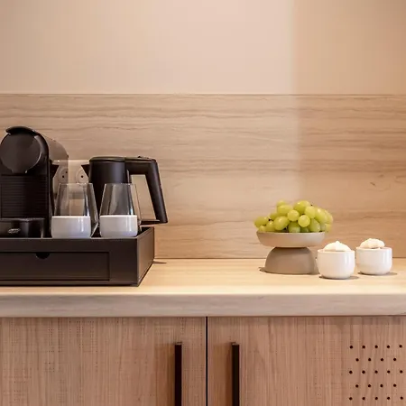 מלון Fl By Sweett 4*