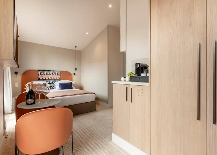 Fl By Sweett Hotel 4*