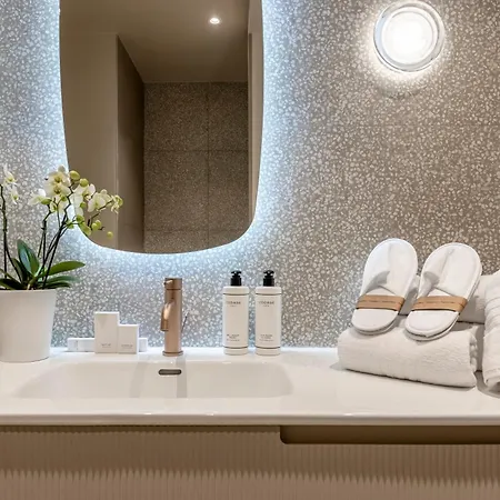 Ξενοδοχείο Fl By Sweett 4*