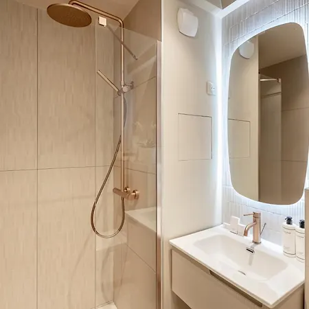 Hotell Fl By Sweett
