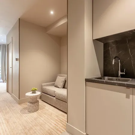 Ξενοδοχείο Fl By Sweett 4*