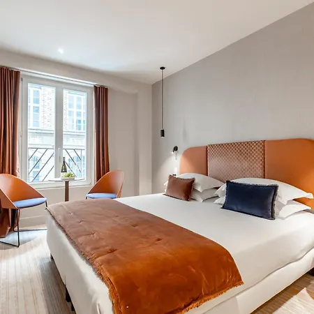 Fl By Sweett Hotel