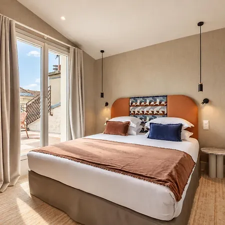 Fl By Sweett Hotel