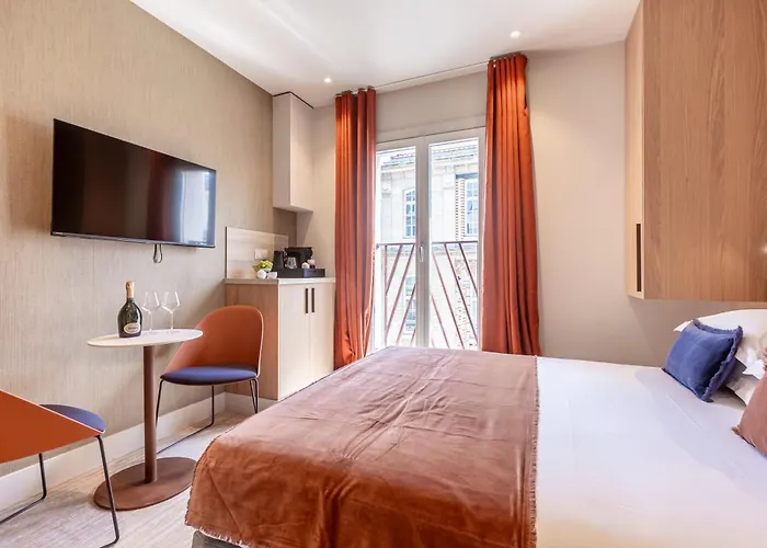 Fl By Sweett Hotel
