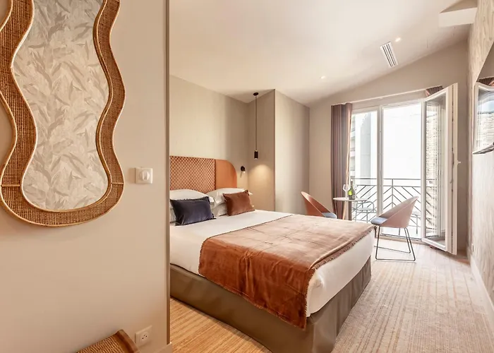 Fl By Sweett Hotel